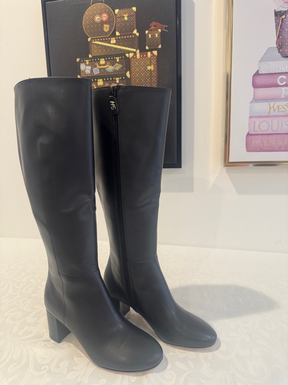 NWOT Stuart Weitzman ‘Celina’ Zip Boot. Ladies 7. - Picture 2 of 13